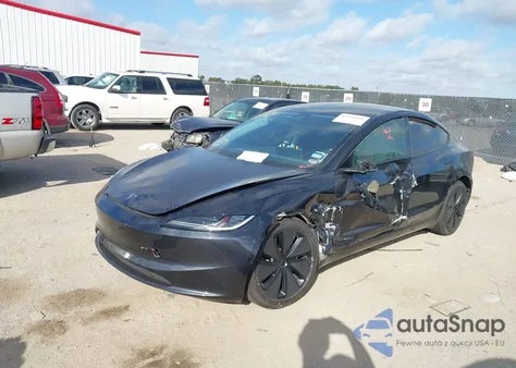 2024 Tesla Model 3 Long Range Dual Motor All-Wheel Drive/Rear-Wheel Drive z USA, uszkodzony, nr VIN 5YJ3E1EA0RF872795